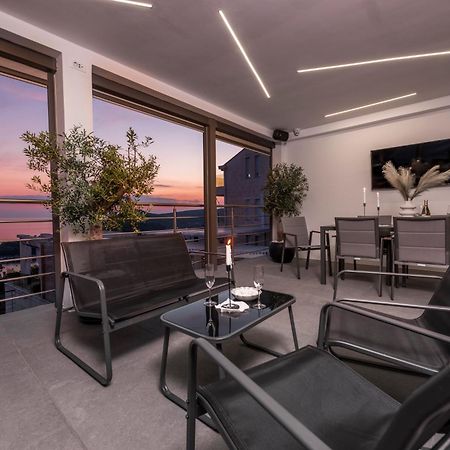 מליני Apartments Villa Poco Loco מראה חיצוני תמונה