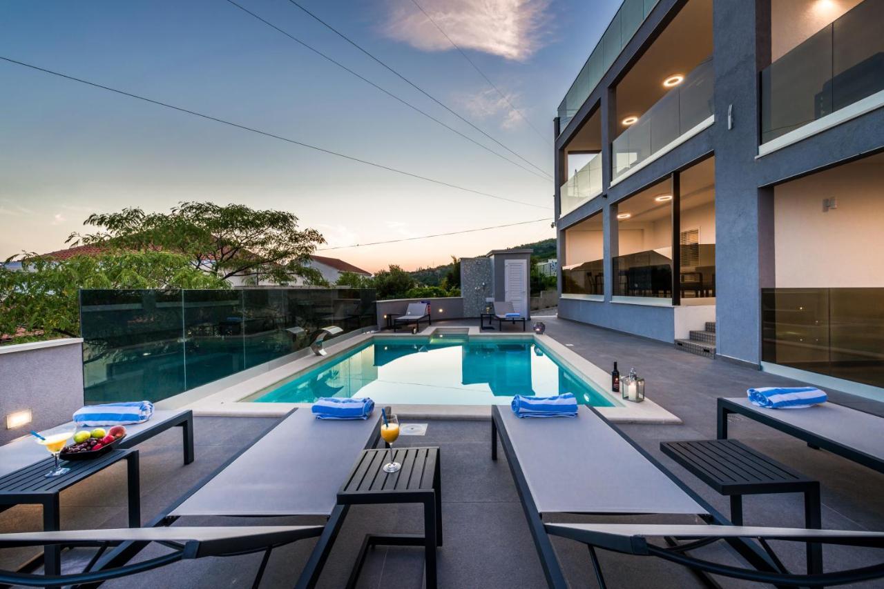 מליני Apartments Villa Poco Loco מראה חיצוני תמונה