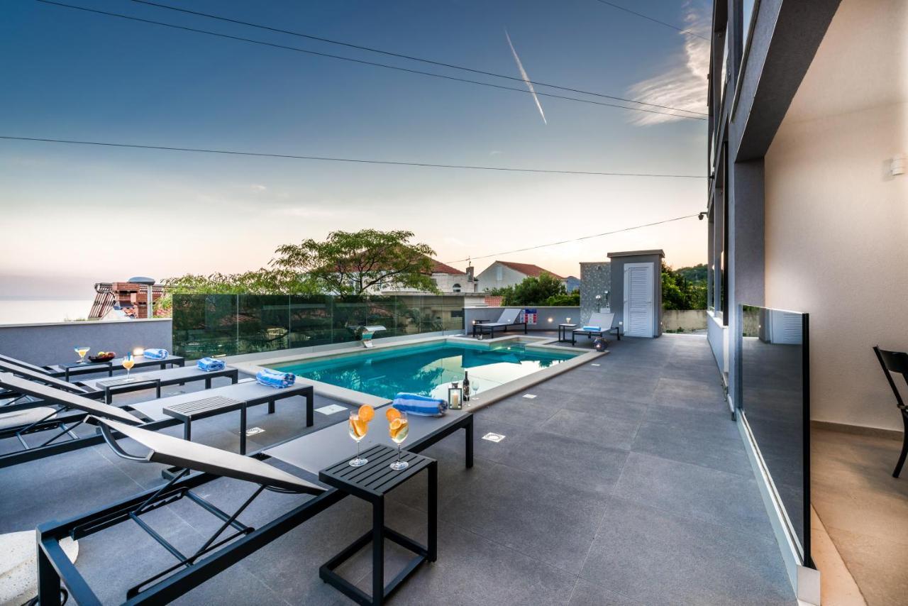 מליני Apartments Villa Poco Loco מראה חיצוני תמונה